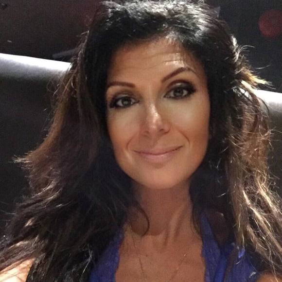 Meet your Posher, Lee - Picture 1 of 1